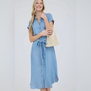 Chambray short sleeve button front shirt dress with fabric belt. NWT